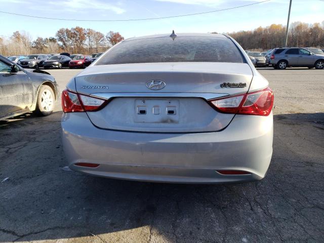 5NPEB4AC9DH808937 - 2013 HYUNDAI SONATA GLS SILVER photo 6