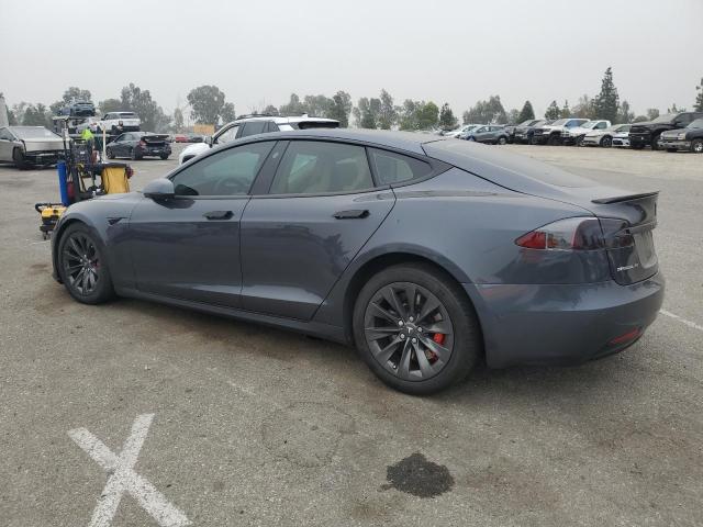 5YJSA1E42HF227582 - 2017 TESLA MODEL S GRAY photo 2