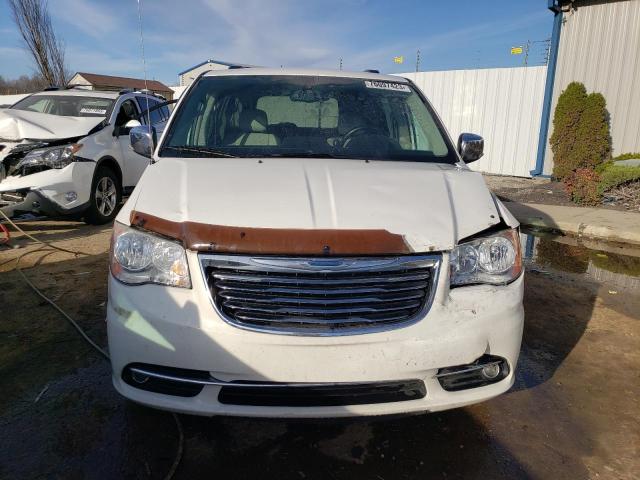 2C4RC1CG2CR250542 - 2012 CHRYSLER TOWN & COU TOURING L WHITE photo 5