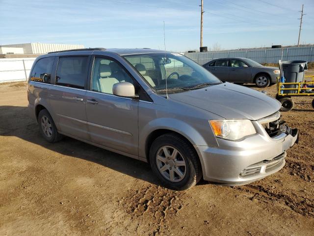 2C4RC1BGXDR555905 - 2013 CHRYSLER TOWN & COU TOURING ვერცხლისფერი ფოტო 4