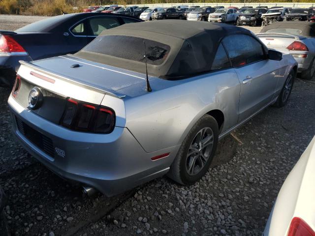 1ZVBP8EM7E5217714 - 2014 FORD MUSTANG SILVER photo 3