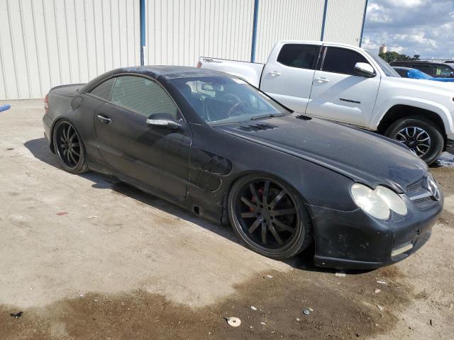 WDBSK75F23F056904 - 2003 MERCEDES-BENZ SL 500R BLACK photo 4