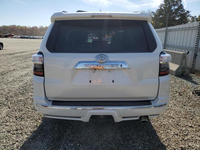 JTEBU5JR2J5579757 - 2018 TOYOTA 4RUNNER SR5/SR5 PREMIUM WHITE photo 6