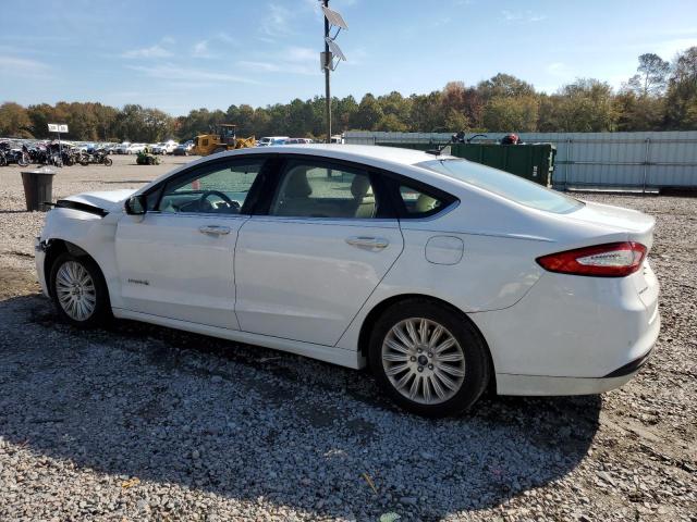 3FA6P0LU3FR203452 - 2015 FORD FUSION SE HYBRID WHITE photo 2