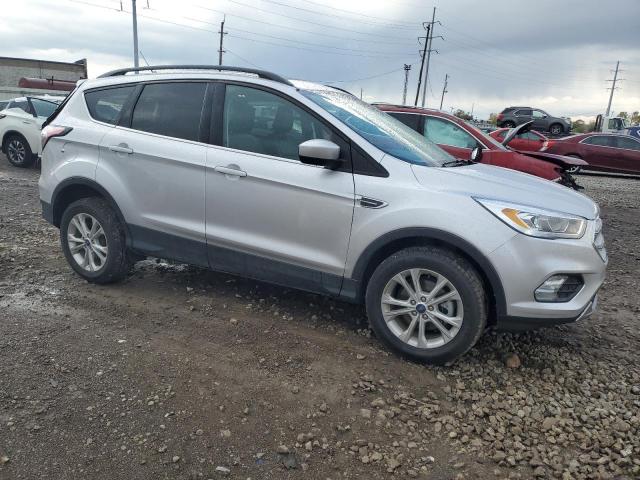 1FMCU0HD7JUD02562 - 2018 FORD ESCAPE SEL SILVER photo 4