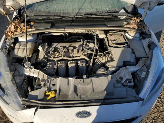 1FADP3K2XHL247958 - 2017 FORD FOCUS SE WHITE photo 11