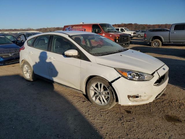 1FADP3K2XHL247958 - 2017 FORD FOCUS SE WHITE photo 4