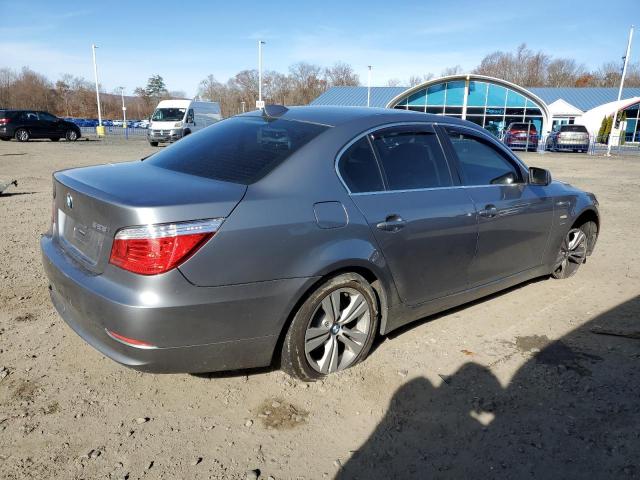 WBANV1C55AC158903 - 2010 BMW 528 XI GRAY photo 3