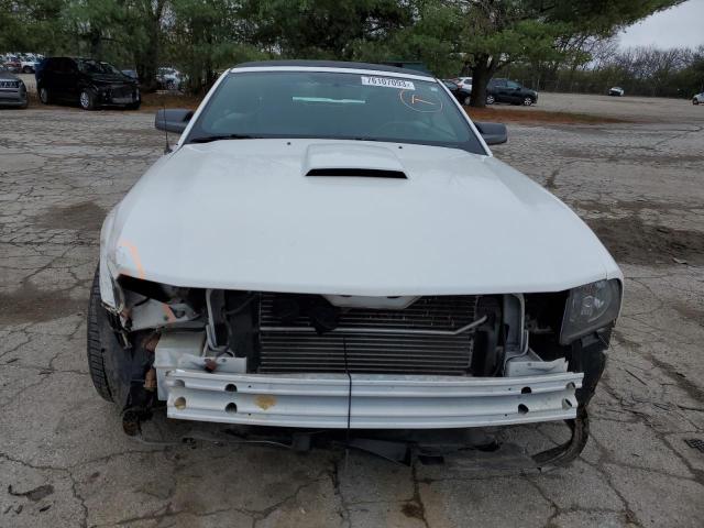 1ZVHT85H295117227 - 2009 FORD MUSTANG GT WHITE photo 5