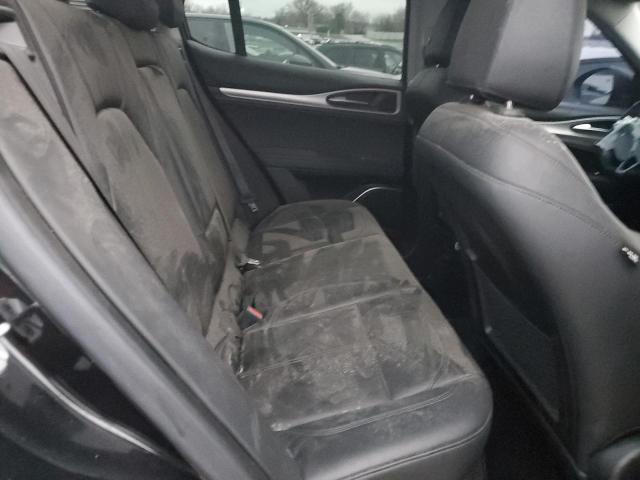 ZASFAKPN5J7B74022 - 2018 ALFA ROMEO STELVIO SPORT Schwarz Foto 11