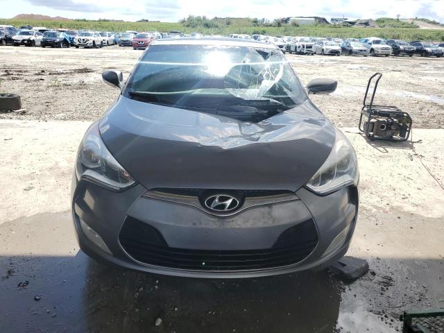 KMHTC6AD5GU255170 - 2016 HYUNDAI VELOSTER GRAY photo 5