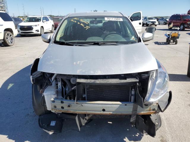 3N1CN7AP8HL888226 - 2017 NISSAN VERSA S SILVER photo 5