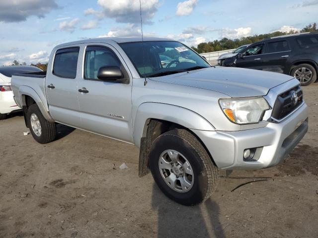 5TFJU4GN8CX017240 - 2012 TOYOTA TACOMA DOUBLE CAB PRERUNNER SILVER photo 4