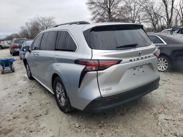 5TDYSKFC4MS033628 - 2021 TOYOTA SIENNA XLE SILVER photo 2