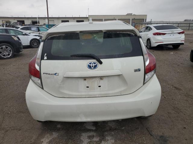 JTDKDTB30G1135361 - 2016 TOYOTA PRIUS C WHITE photo 6