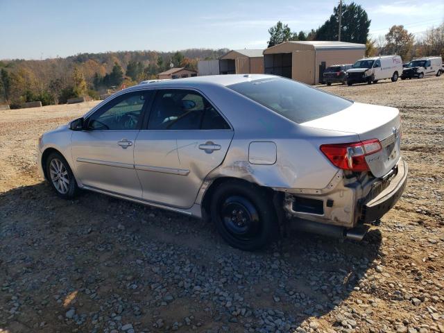 4T1BK1FK8EU551838 - 2014 TOYOTA CAMRY SE SILVER photo 2