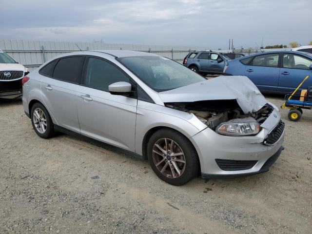 1FADP3F25JL251920 - 2018 FORD FOCUS SE SILVER photo 4