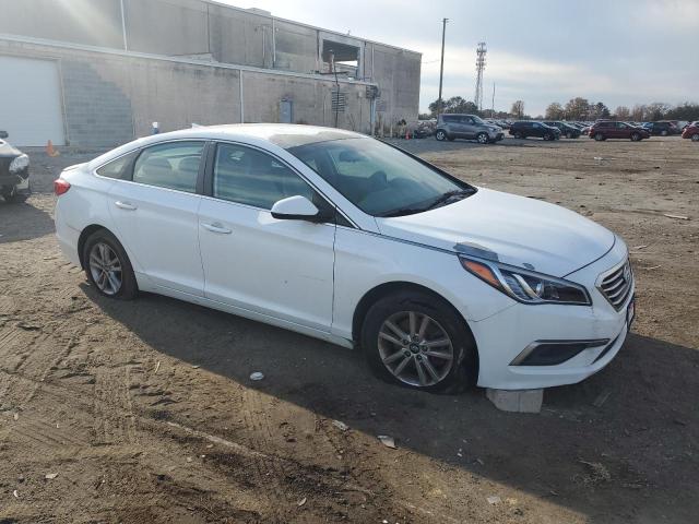 5NPE24AF1HH458316 - 2017 HYUNDAI SONATA SE WHITE photo 4