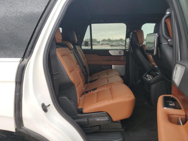 5LMJJ2KTXMEL16639 - 2021 LINCOLN NAVIGATOR RESERVE WHITE photo 11