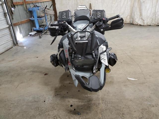 WB10M130XN6F13816 - 2022 BMW R 1250 GS ADVENTURE SILVER photo 2