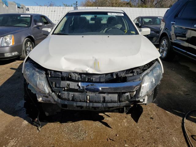 3FAHP0HA1AR157443 - 2010 FORD FUSION SE WHITE photo 5