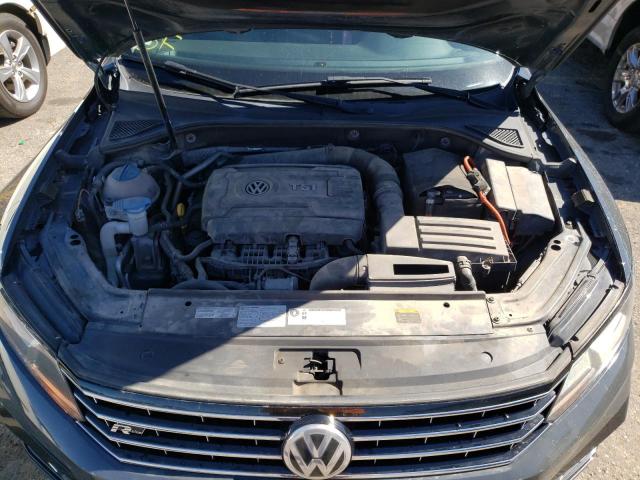 1VWDT7A33HC013732 - 2017 VOLKSWAGEN PASSAT R-LINE GRAY photo 11