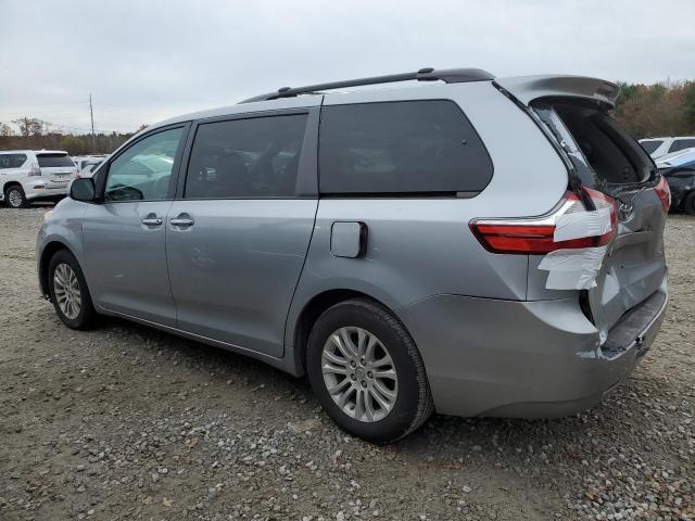 5TDYK3DCXGS747857 - 2016 TOYOTA SIENNA XLE SILVER photo 2