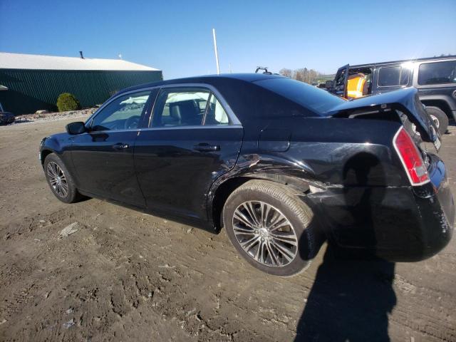 2C3CCAGG4CH156754 - 2012 CHRYSLER 300 S BLACK photo 2