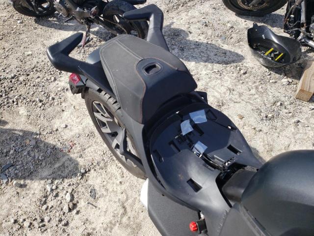 3JB2GEG25LJ000946 - 2020 CAN-AM RYKER RALLY EDITION TWO TONE photo 6