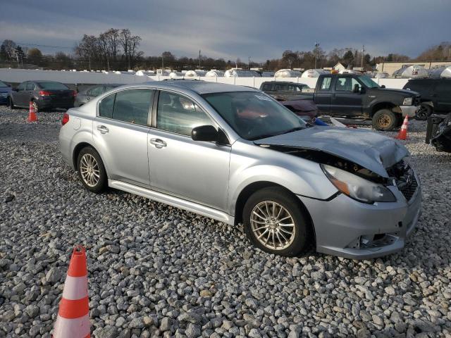 4S3BMCA67D3011616 - 2013 SUBARU LEGACY 2.5I SILVER photo 4