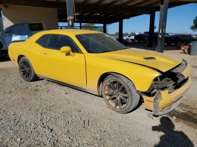 2C3CDZAG4JH339296 - 2018 DODGE CHALLENGER SXT YELLOW photo 4