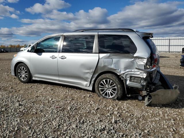 5TDYZ3DCXKS994607 - 2019 TOYOTA SIENNA XLE SILVER photo 2