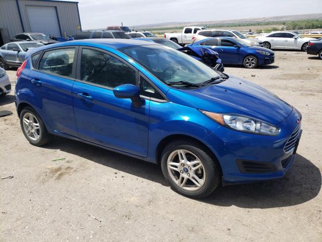 3FADP4EJ8KM121631 - 2019 FORD FIESTA SE BLUE photo 4