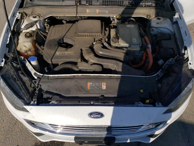 3FA6P0LU1KR205422 - 2019 FORD FUSION SE WHITE photo 11