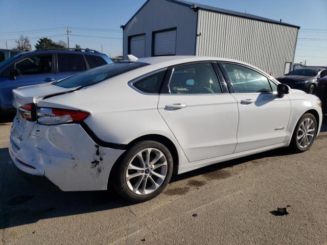 3FA6P0LU1KR205422 - 2019 FORD FUSION SE WHITE photo 3