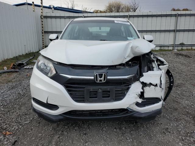 3CZRU6H39JM705935 - 2018 HONDA HR-V LX WHITE photo 5