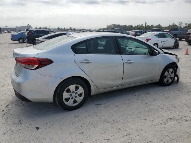 3KPFK4A78JE193594 - 2018 KIA FORTE LX SILVER photo 3