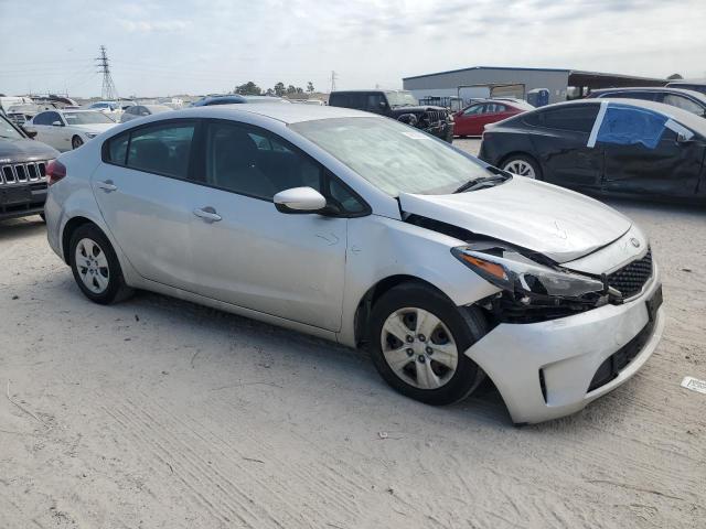 3KPFK4A78JE193594 - 2018 KIA FORTE LX SILVER photo 4