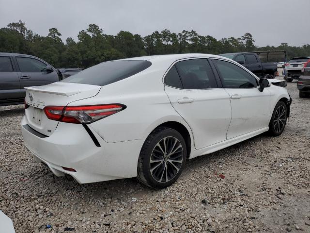 JTNB11HK9J3004030 - 2018 TOYOTA CAMRY L WHITE photo 3