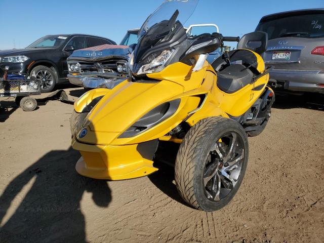 2BXNCBC18EV001916 - 2014 CAN-AM SPYDER ROA ST YELLOW photo 2