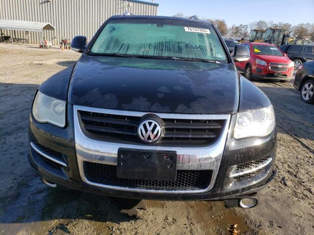 WVGBE77L59D008390 - 2009 VOLKSWAGEN TOUAREG 2 V6 BLACK photo 5