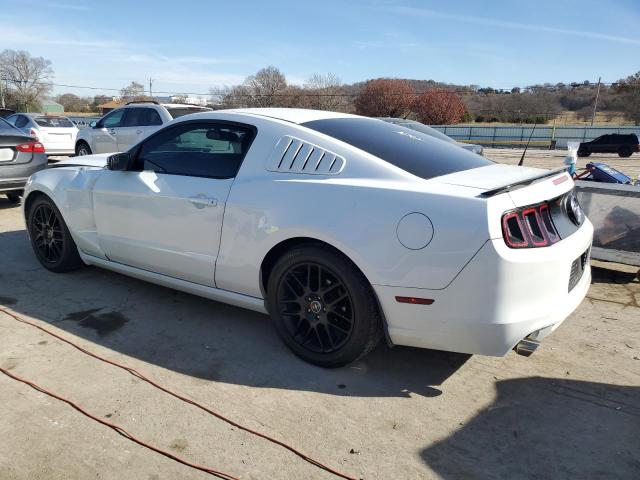 1ZVBP8AM0E5282751 - 2014 FORD MUSTANG WHITE photo 2