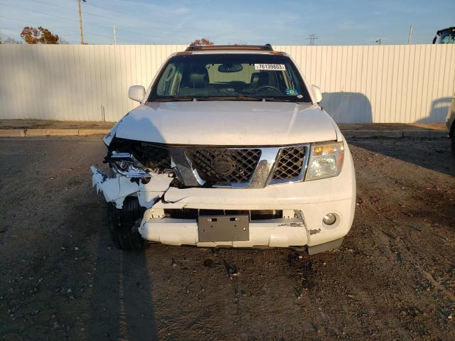 5N1AR18U45C751644 - 2005 NISSAN PATHFINDER LE WHITE photo 5