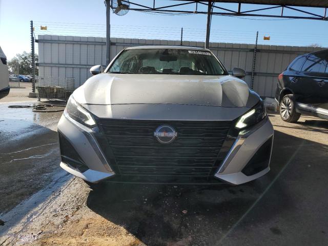 1N4BL4DV6PN342438 - 2023 NISSAN ALTIMA SV SILVER photo 5