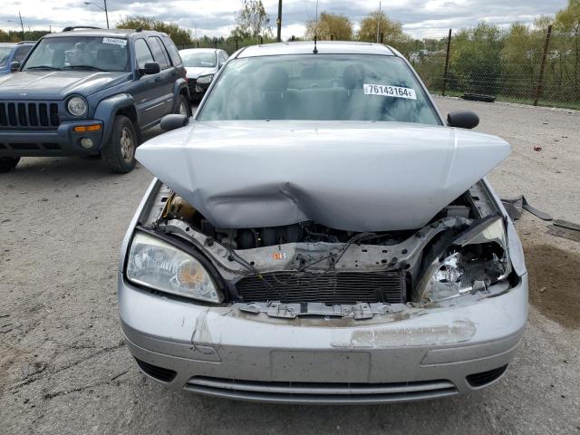 1FAHP34N87W339561 - 2007 FORD FOCUS ZX4 SILVER photo 5