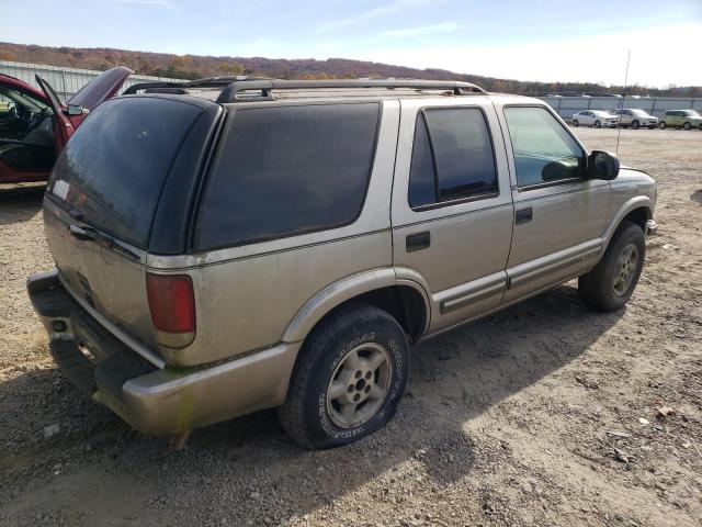 1GNDT13W4Y2262769 - 2000 CHEVROLET BLAZER SILVER photo 3