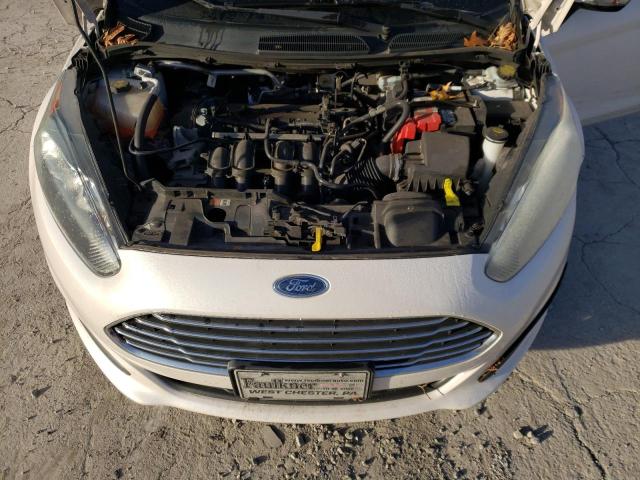 3FADP4BJ1GM140663 - 2016 FORD FIESTA SE WHITE photo 11