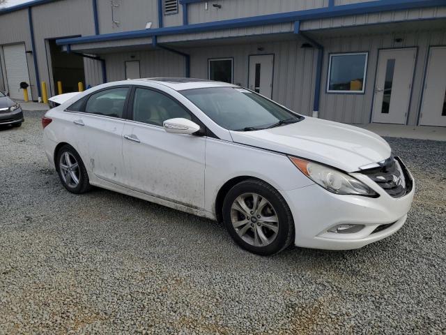 5NPEC4AC8BH228363 - 2011 HYUNDAI SONATA SE WHITE photo 4