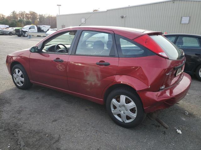 3FAFP37N55R143256 - 2005 FORD FOCUS ZX5 RED photo 2