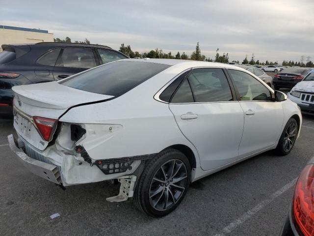 4T1BF1FK8HU685791 - 2017 TOYOTA CAMRY LE WHITE photo 3